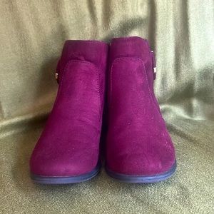 Unisa ankle booties - purple suede, size 6.5